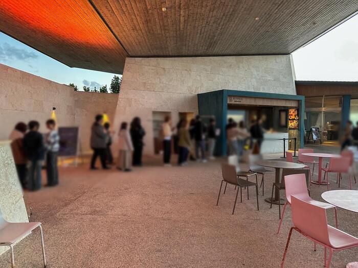 イルミーバンタ　冬の沖縄　行列ができるカフェ