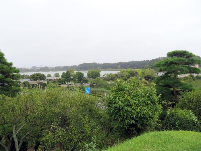 見晴広場から眺める千波湖　偕楽園
