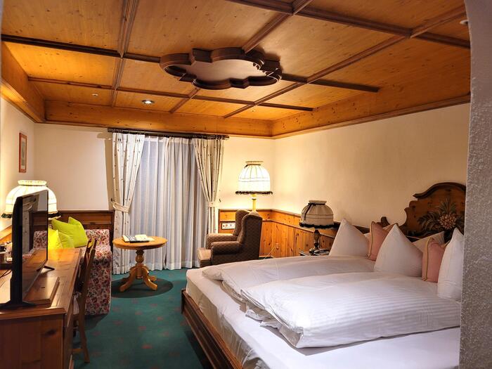 茂朱徳裕山リゾートにあるホテルチロルの室内