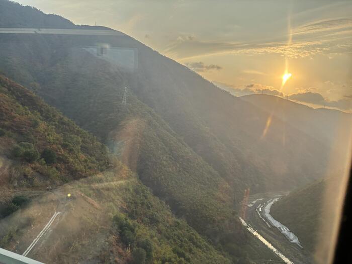 西双版納　中国　移動　高速鉄道　プーアル茶畑