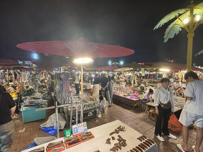 西双版納　中国　星光夜市