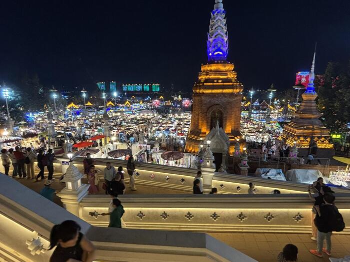 西双版納　中国　夜市　夜景