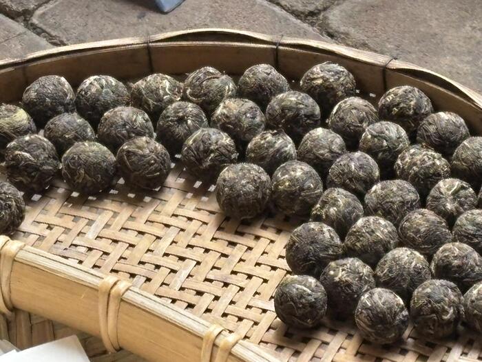 西双版納　中国　プーアル茶　加工