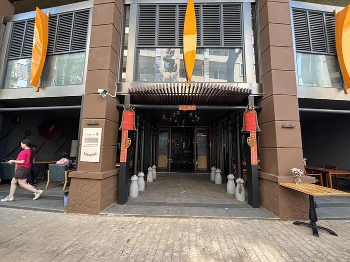 泰版纳·颂秘翁咖啡店　中国　店の入り口