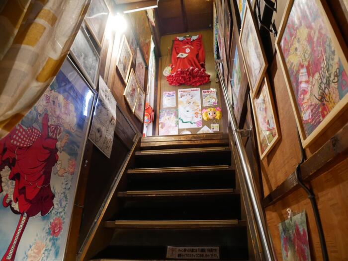 キャンディ・キャンディ博物館がある2階への階段