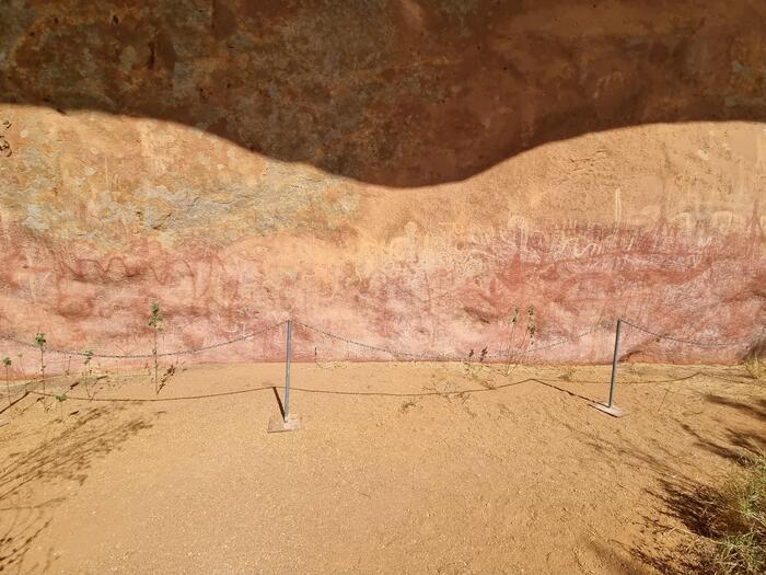 オーストラリア　アボリジナルアート　壁画　ワルガ岩