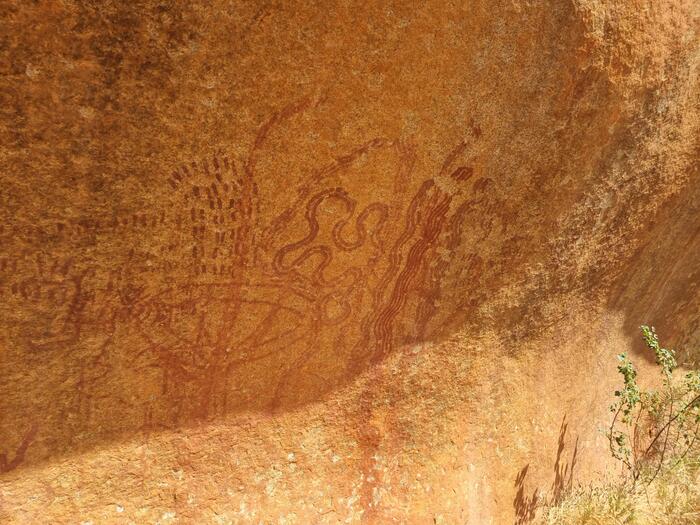 オーストラリア　アボリジナルアート　ワルガ岩　壁画