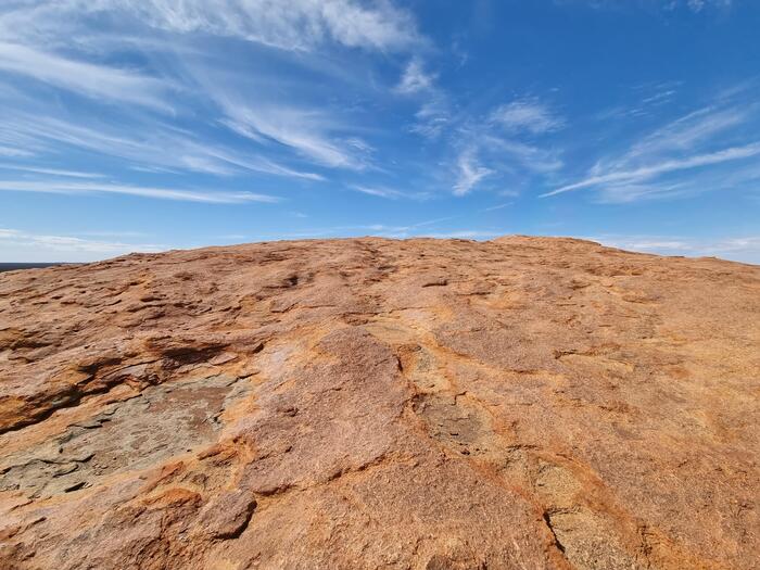 オーストラリア　頂上　ワルガ岩