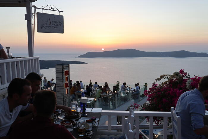 アテネ　ギリシャ料理　グルメ　おすすめ　シーフード　夕陽