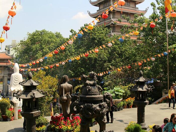 ベトナム 旧正月（テト）　仏教寺院　