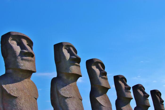 モアイ像が立ち並ぶ　サンメッセ日南　宮崎　観光