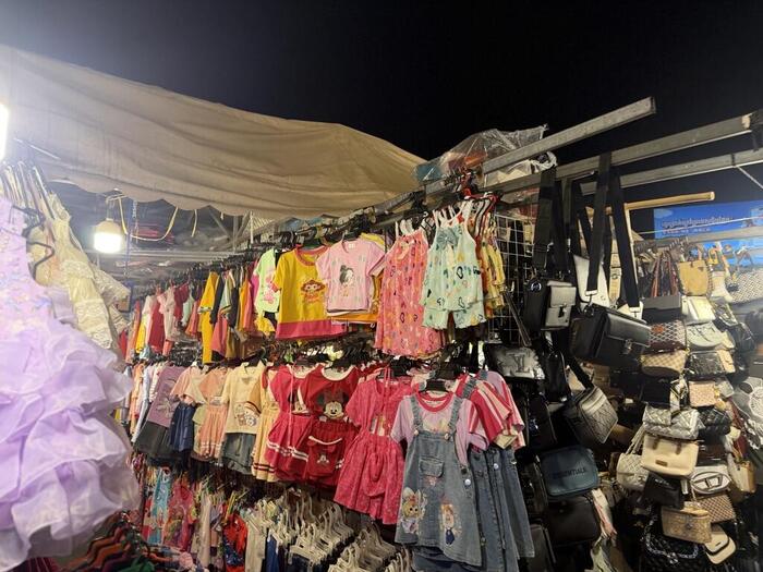 カンボジア　プノンペン　ナイトマーケット　屋台