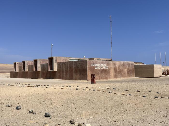 ペルー　パラカス　博物館