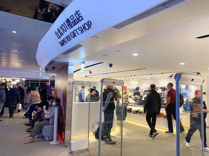 89階展望フロアのお土産ショップ