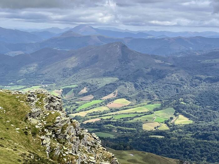 登山鉄道　バスクの聖峰ラ・リューヌ　フランス　ピレネー山脈