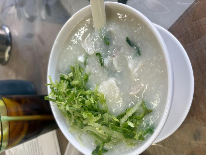 香港で出会う至福のお粥　妹記生滾粥品　人気メニュー　魚片粥