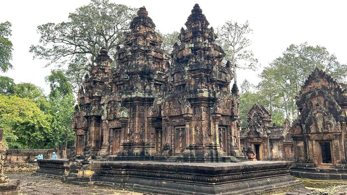 バンテアイ・スレイ　カンボジア　アンコール・ワット　観光