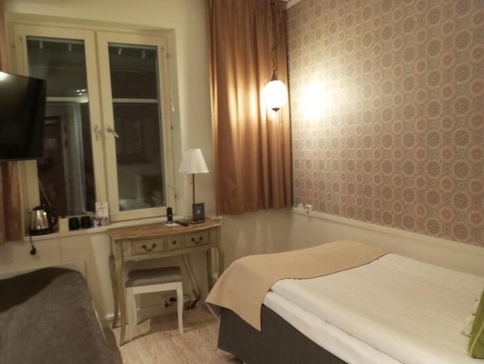 ストックホルム　1人旅　老舗ホテル　Freys Hotel　部屋