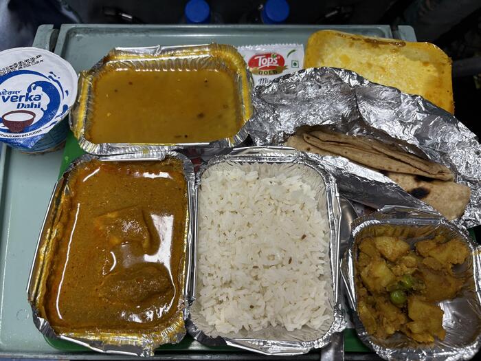 インド アムリトサル旅行 黄金寺院　食事　カレー
