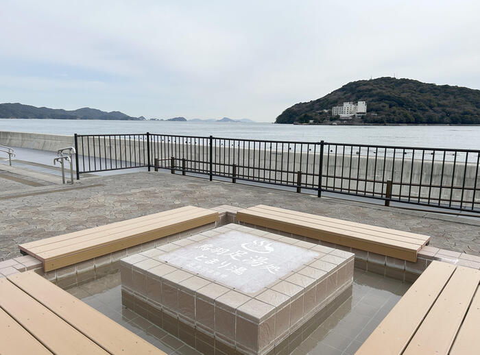 鳥羽水族館 近鉄鳥羽駅周辺のおすすめスポット5選 　鳥羽足湯処　とまり湯