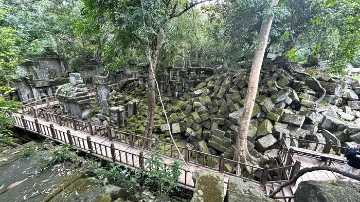 ベンメリア　カンボジア　アンコール・ワット　観光