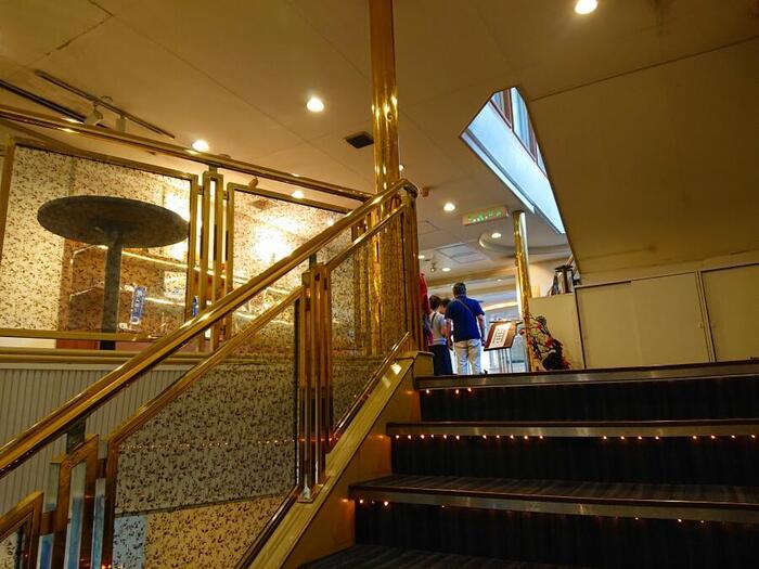 クルーズ　神戸港 コンチェルト　船内