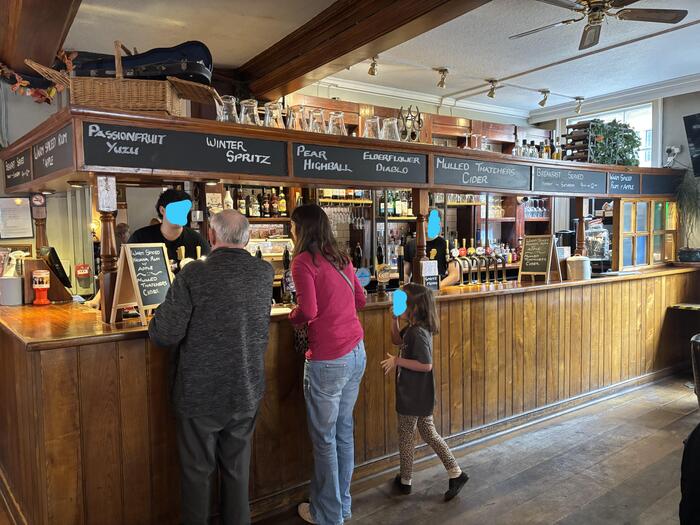 イギリス　オックスフォード　パブ　パブクロール　キングスアームス