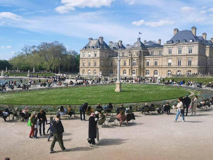 フランス　パリジェンヌ　散策・ピクニック　リュクサンブール公園　