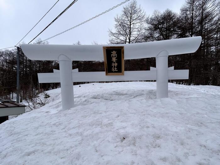浅間山を間近に見られる黒斑山、手軽に登れる2,000メートル峰の高峰山などの登山口がある高峰高原。
