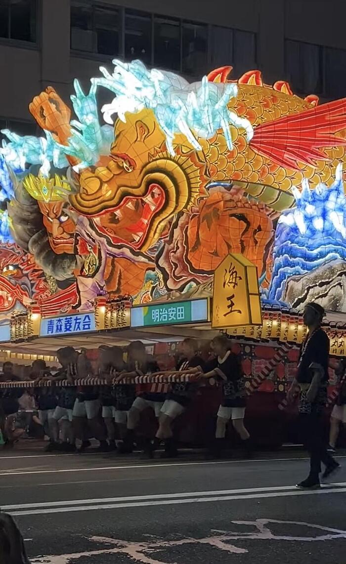 「ラッセラー」の熱気を体感。青森ねぶた祭の楽しみ方完全ガイド