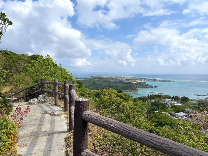 シヌグ堂バンタ　沖縄県　観光　穴場スポット　海