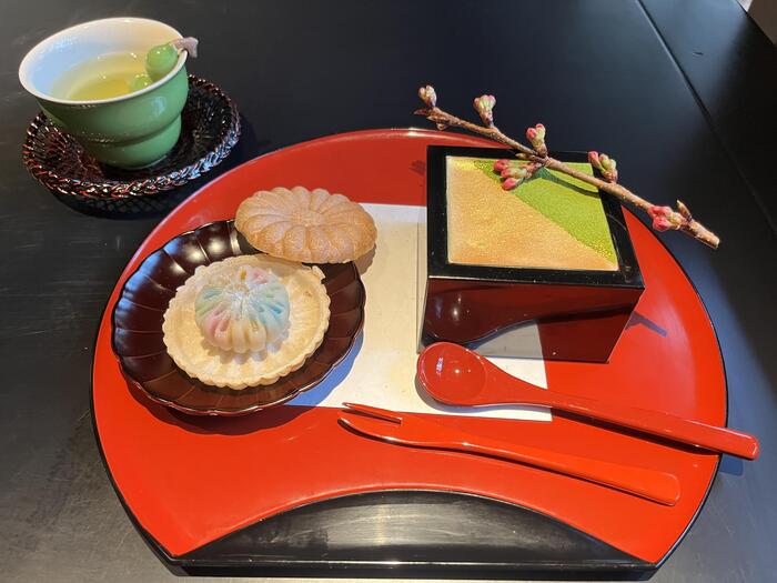 京都　観光　スイーツ　モデルコース　祇園　スイーツ　絵画の料理　