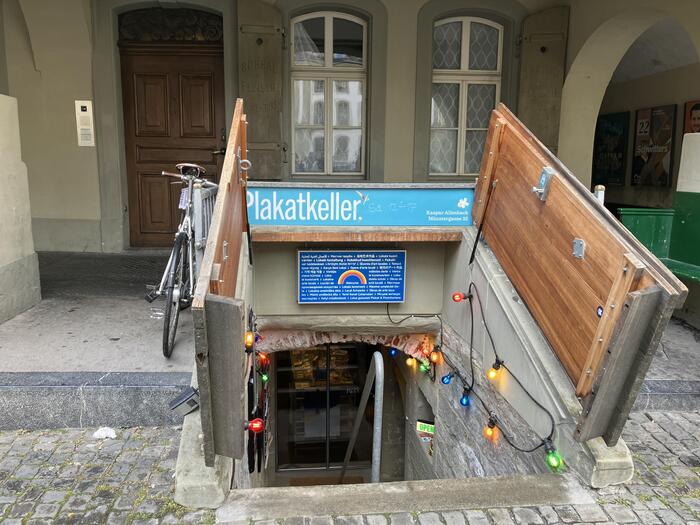 世界遺産　スイス・ベルン　観光　アートショップ