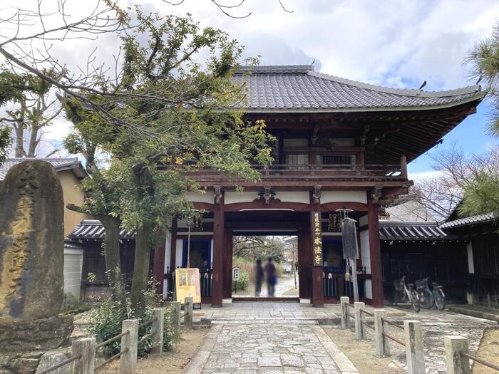 京都人の密かな愉しみ　観光　ロケ地　本法寺　仁王門