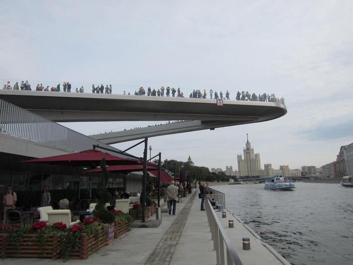 ロシア　モスクワ　赤の広場　観光　ザリャーディエ公園