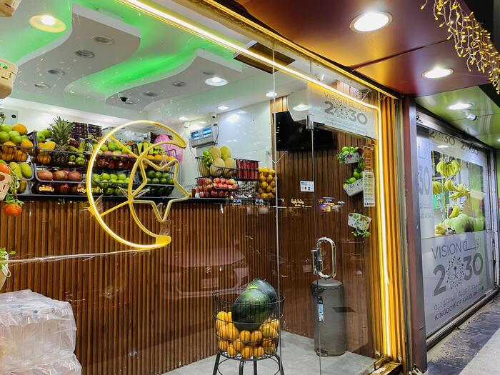 サウジアラビア 観光　円安  グルメ 物価　フレッシュジュース　フルーツ