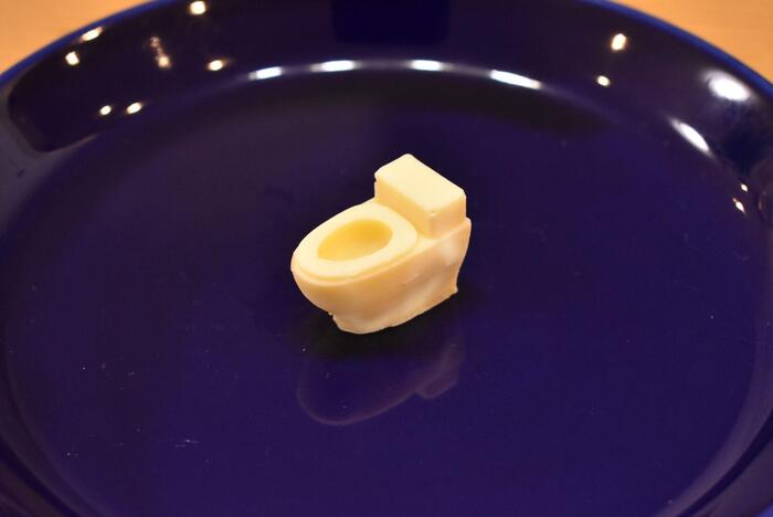 トイレットショコラをお皿に出したところ