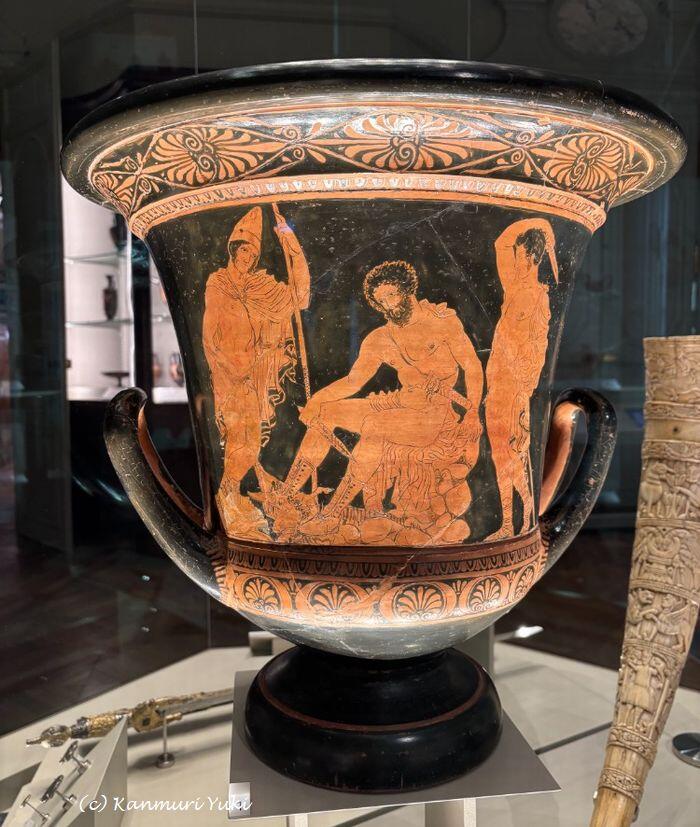 古代ギリシア陶器に人物が描かれている