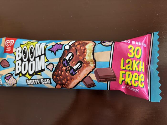 インドの売店にある「30 Lakh Free」アイス