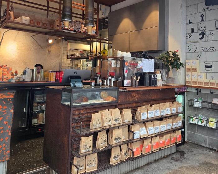 シドニーのコーヒーの店内カウンター