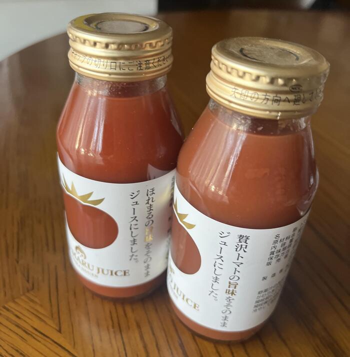 ビンに入った贅沢トマトジュース」「ほれまるジュース」