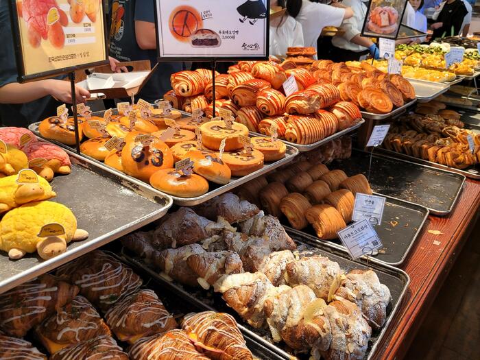 韓国の大田の人気店聖心堂の種類が豊富なパン