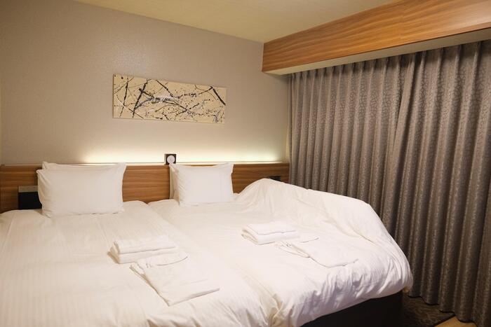 リッチモンドホテルのツインベットで子ども用のベットガードが設置された用紙