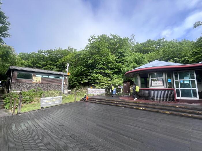 城板岳登山口からひとつ目の休憩所