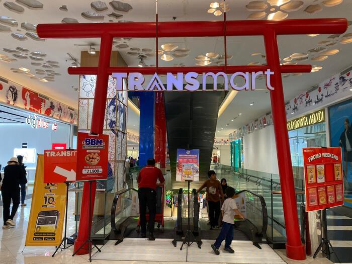 ショッピングモール内にあるTrans Snow Worldの入口と雪景色