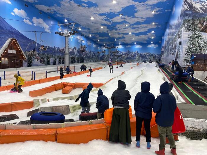スキーインストラクターによるレッスン風景