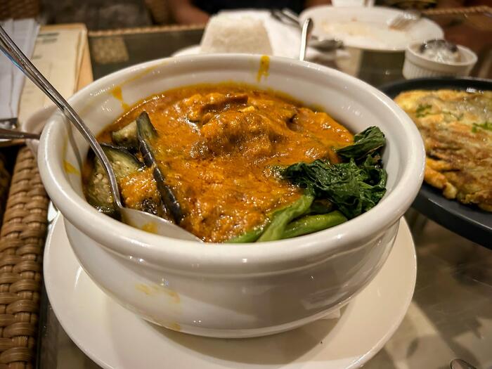 フィリピンのグルメ　カレカレ、ピーナッツソースの料理
