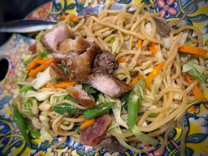 パンシット・カントン、醤油とオイスターソース焼き色のフィリピン風焼きそば