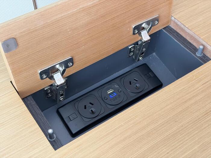 コンセントとUSBポート