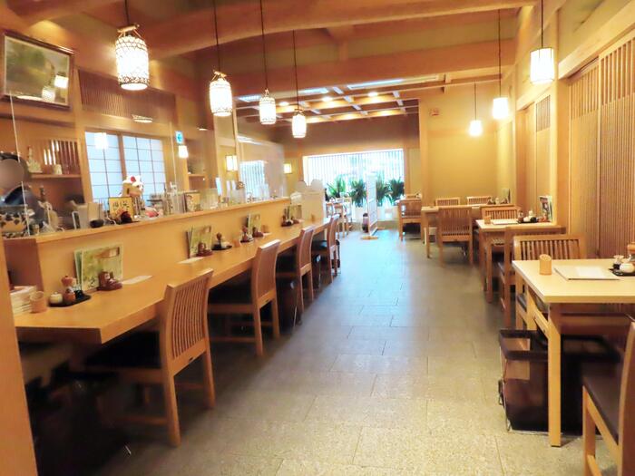 「満寿家」の店内1階